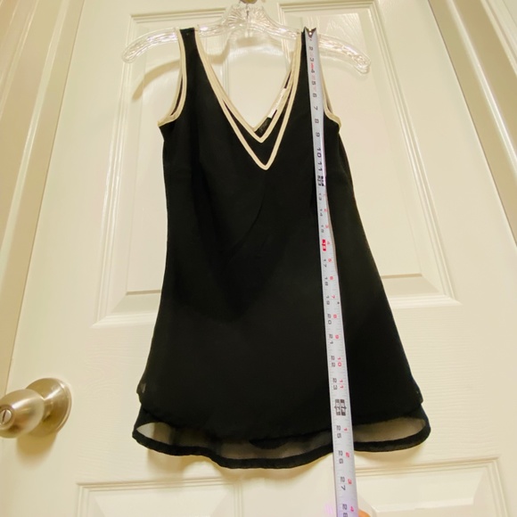 Women's Sleeveless V-Neck Blouse by Cote Femme Size 6 - Picture 5 of 8